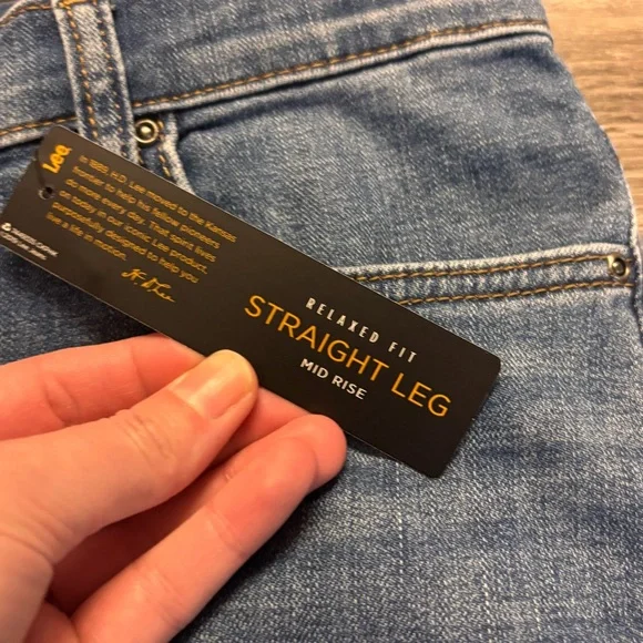 ⭐️Lee⭐️ Mid Rise Straight Leg Jeans - Picture 3 of 5